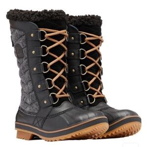 Tofino II Faux Shearling Lined Waterproof Boot (Women) nwt size 7